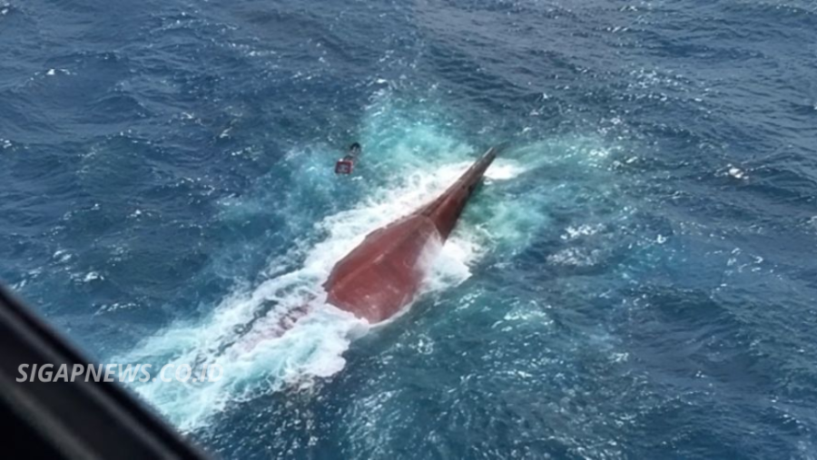 Indonesia Ferry Capsizes, 129 People Still Missing