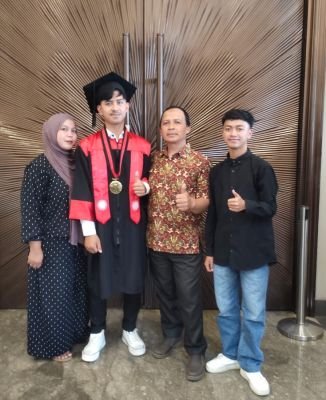 HASIB AS SYIFA, S.H. RESMI WISUDA FAKULTAS HUKUM UNIVERSITAS WISNUWARDHANA MALANG TAHUN 2025/2026